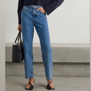 Vintage Levi’s 516 high-waisted medium-wash jeans. 💙